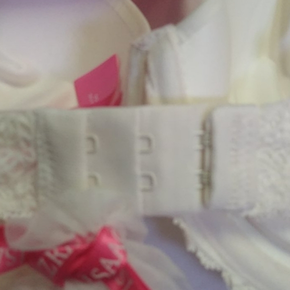 Push-Up Strapless Convertible Bra, Empire White, 36C - Picture 10 of 15